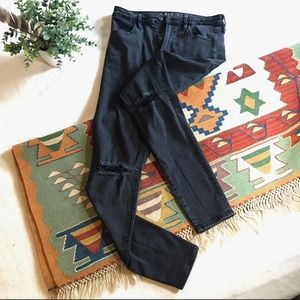 🖤American Eagle Distressed High Waisted Jeans